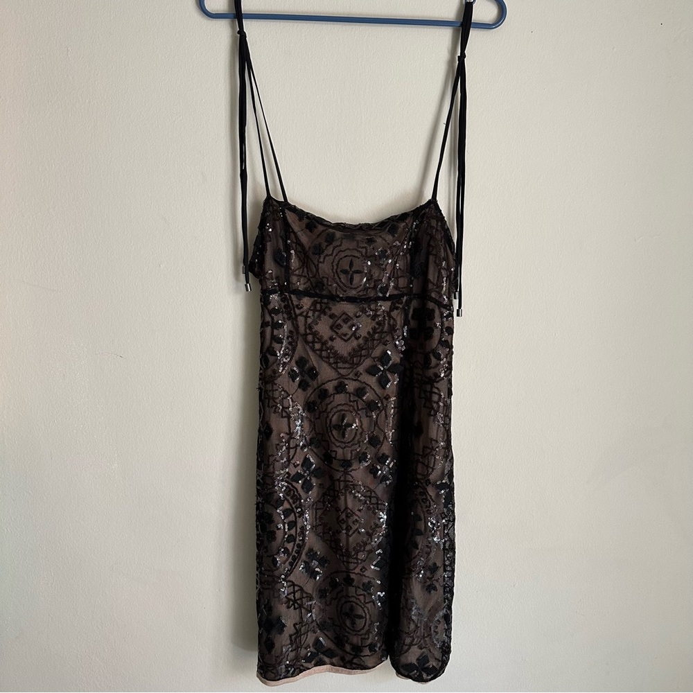 CLOSING SALE! 
FREE PEOPLE- Black Sequin Dress Size 8